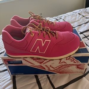 New Balance 574 children’s size 7 women’s size 8.5-9